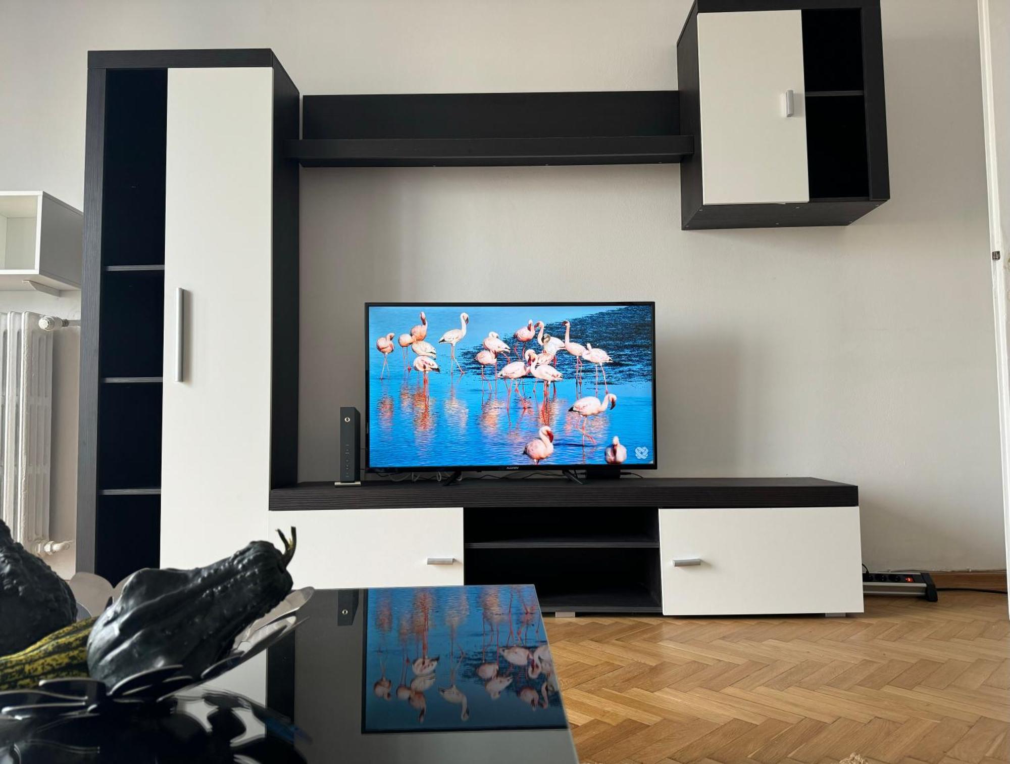 Apartment Airy & Beautiful Downtown Bucharest